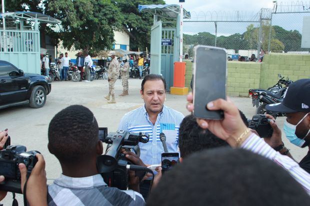 Abel Martínez afirma que el Gobierno volvió a bajar la guardia en la frontera, donde el negocio de las mafias sigue vivo.