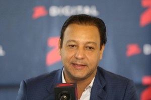 Abel Mart&#237;nez lidera el recuento en Santiago con el 25.61 % computado