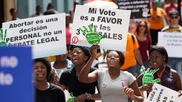 El aborto, el tema que divide a los dominicanos