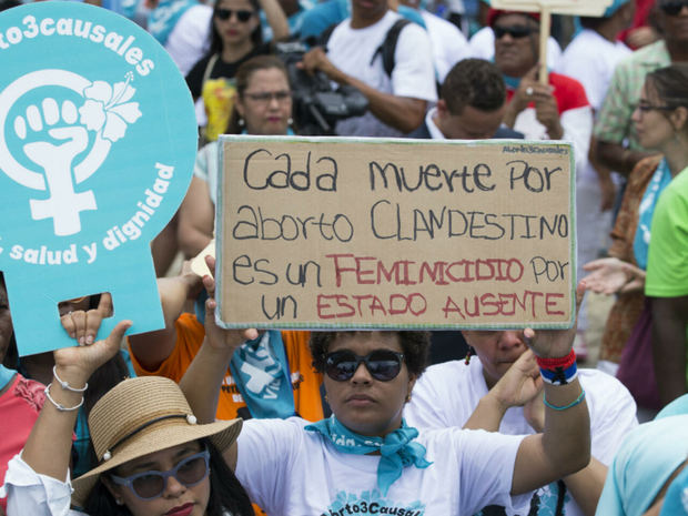 Católicos se manifiestan contra el aborto en República Dominicana.