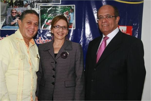 El Dr José Silié junto a otros organizadores del evento.