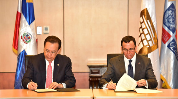 Gobernador Valdez y ministro Navarro firmaron el acuerdo