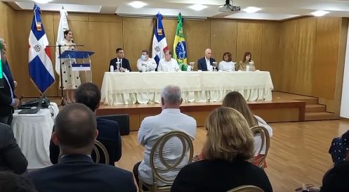 República Dominicana y Brasil firman acuerdos en agricultura e infancia