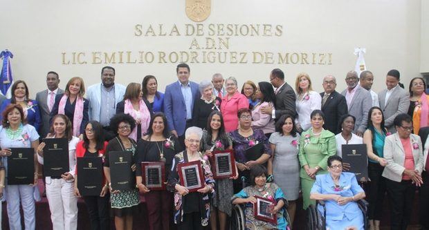 Mujeres reconocidas por el Ayuntamiento del Distrito Nacional