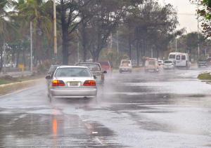 Aguaceros, tormentas eléctricas y ráfagas de viento principalmente en el interior del país