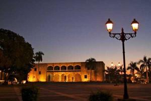 Celebran Gala de Navidad en la Plaza España