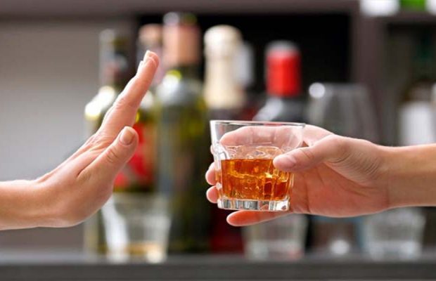Suben a 109 las muertes por consumo de alcohol adulterado en República Dominicana.