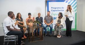 Algunos de los reconocidos por BCIE, participando del panel.