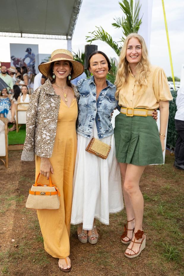 Alice Caslina,Carolina Rainer, Joriende Quezada.