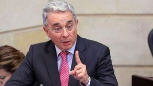 Investigación judicial pone a Uribe contra las cuerdas y lo aparta del Senado