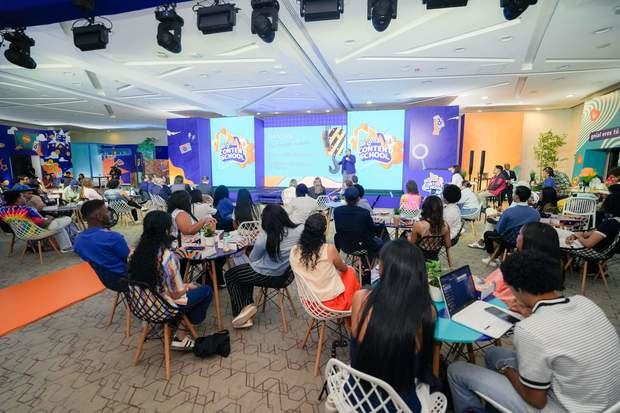 Los participantes finalistas del Gnial Content School recibieron formación en narrativa digital, producción de contenido y educación financiera.