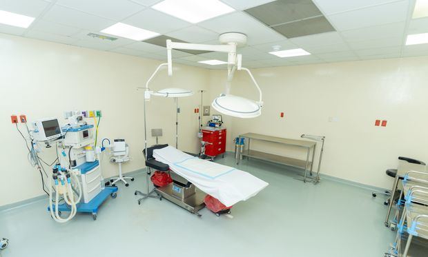 Los nuevos equipos médicos fortalecen áreas críticas de cirugía, cuidados neonatales
y diagnóstico genético.