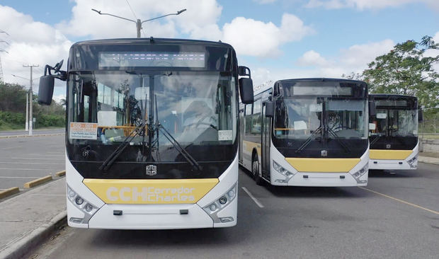 Apedrean al menos siete autobuses del nuevo corredor de la Charles de Gaulle.