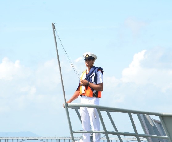 Crucero de Instrucción Nacional arriba a Samaná