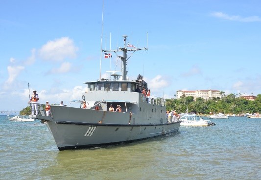 Crucero de Instrucción Nacional arriba a Samaná