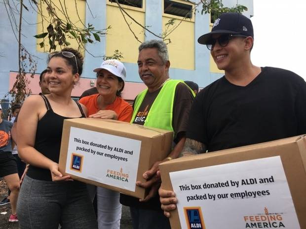 Daddy Yanke ayuda en Puerto Rico. 