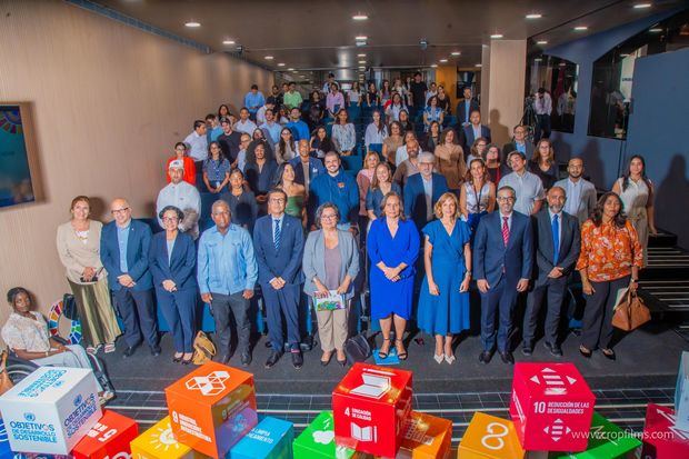 Asistentes y directiva al lanzamiento del Primer Diplomado.