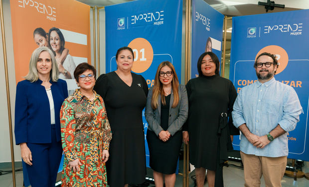De izquierda a derecha, los señores Yanira Lara, Daysi Almanzar, Denis Castillo, Ángela Sorivel Arias, Giselle Moreno y Jorge González.