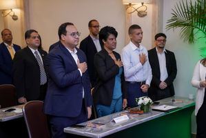 Representantes públicos y privados compartieron experiencias de éxito en eficiencia energética durante el foro.