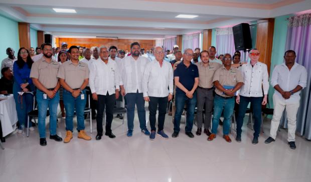 Productores de Azua recibirán más de RD$32 millones para tecnificar sus predios agrícolas