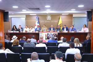 JCE presenta avances del cambio de la nueva cédula a organizaciones políticas