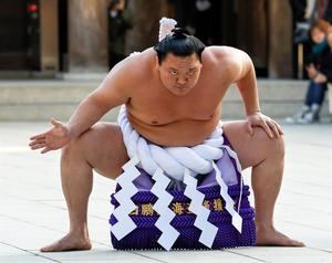Hakuho, el luchador de sumo más laureado, da positivo por coronavirus