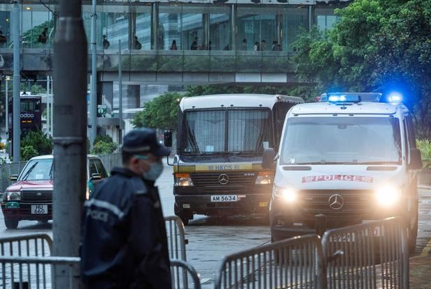 China detecta 64 nuevos casos de coronavirus, 21 de ellos por contagio local.