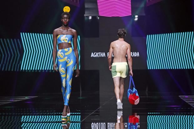 Desfile de la colección de baño para 2023 de la diseñadora Ágatha Ruiz de la Prada este viernes en la segunda jornada de la pasarela de moda de baño Gran Canaria Swim Week by Moda Cálida.