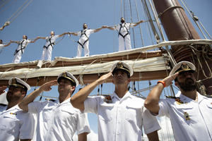 El buque escuela de la Armada española Juan Sebastián de Elcano llega este lunes a Santo Domingo con la heredera de la corona española, la princesa Leonor, a bordo, y permanecerá recalado en la capital dominicana hasta el próximo sábado.
