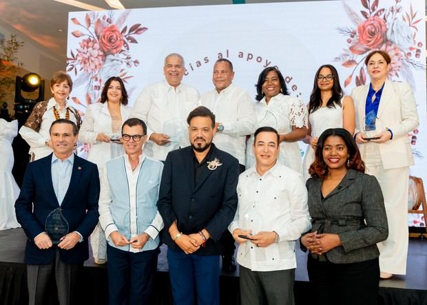 Grupo de personalidades y entidades que fueron reconocidos durante el conclave, por apoyo al desarrollo de este segmento.