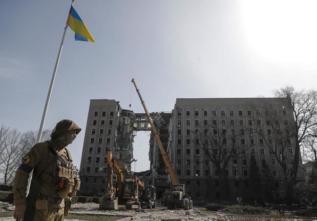 Foto de archivo de un bloque de edificios en el que impactó un misil ruso a finales de marzo en Mykolaiv, en la región de Odesa, Ucrania.