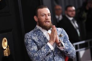 Conor McGregor vuelve a colgar los guantes por tercera vez