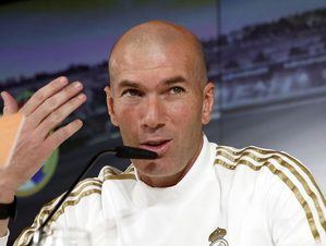 El Real Madrid va a “darlo todo para ganar” algún tí­tulo, avisa Zidane
 
