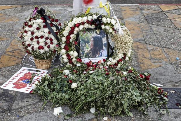 Miles de birmanos desafían la represión de las protestas contra el golpe.