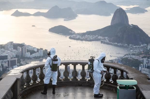 Los estados de Sao Paulo —el más poblado del país— y Río de Janeiro —el más turístico— concentran más de la mitad (52,9 %) de las pérdidas totales del turismo en Brasil desde el inicio de la pandemia, con 209.200 millones de reales, unos 40.230 millones de dólares.