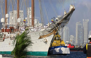 Cientos de visitantes abordan el buque Juan Sebastián de Elcano en Santo Domingo con la princesa Leonor a bordo
