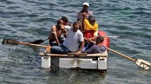 Grupo de 16 balseros cubanos llega a isla de Guanaja, en el Caribe hondureño