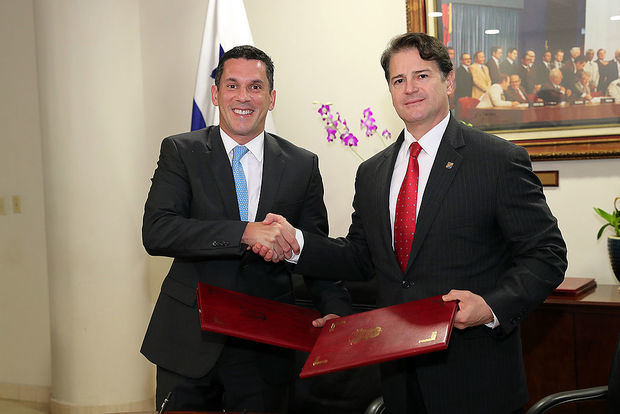 Luis Miguel Hincapié, viceministro de Relaciones Exteriores de Panamá y Alejandro Rodríguez Zamora, vicepresidente ejecutivo del BCIE
