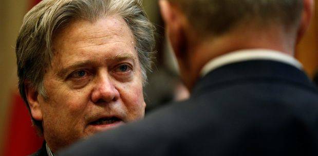 Bannon niega sus críticas al hijo de Trump y pide perdón por no hablar antes