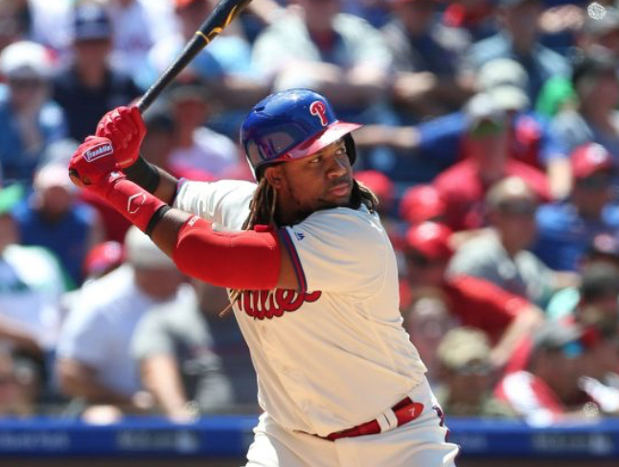 El dominicano Maikel Franco adelantó a su equipo con un jonrón de dos carreras.