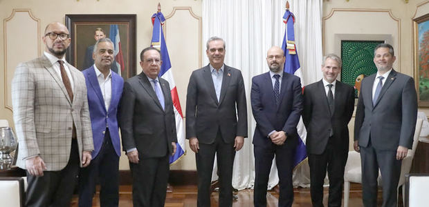 Nuevo jefe misión FMI visita al presidente de la República Luis Abinader