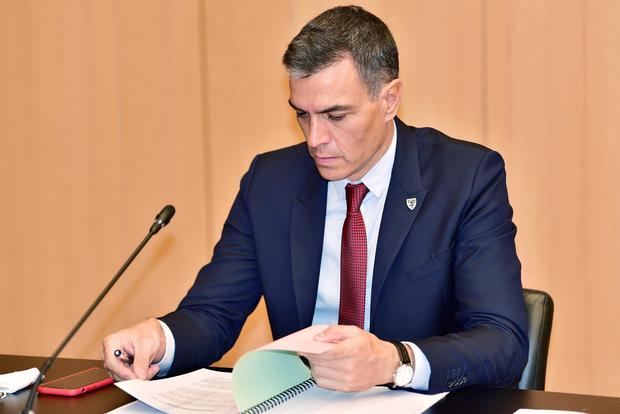 El presidente del Gobierno, Pedro Sánchez, considera que 'sería conveniente' que el rey emérito diera explicaciones sobre 'informaciones perturbadoras que socavan la confianza del pueblo español en las instituciones' y que son 'contraproducentes' para las cosas que hizo bien en su reinado.