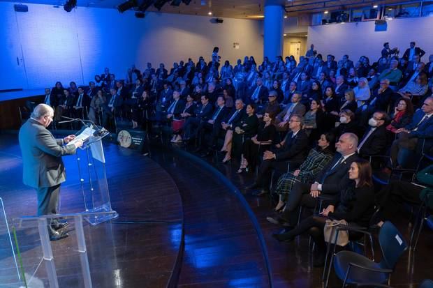 El libro fue presentado frente a personalidades del ámbito cultural y empresarial en la celebración de la Semana Dominicana en España.