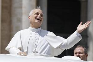 León XIV se reúne con cientos de miles de jóvenes en el Jubileo de Roma