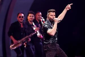 Ricky Martin provoca al "monstruo" en difícil noche inaugural de Viña del Mar