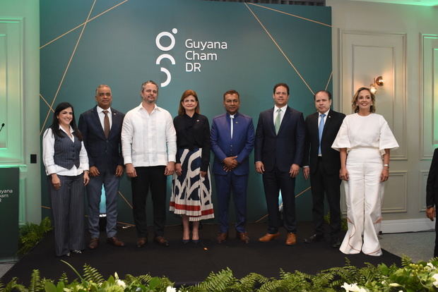 Guyana y Republica dominicano consolidan su relación comercial en encuentro empresarial.