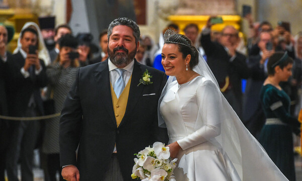 El heredero al trono de los zares, el gran duque Jorge de Rusia, contrajo hoy matrimonio con la italiana Rebecca Bettarini.