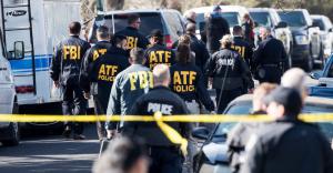 Muere en operación policial persona relacionada con las explosiones en Texas