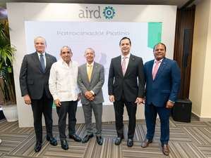 De izquierda a derecha, los señores Luis E. Espínola, Manuel Pozo Perelló, Luis Álvarez, Robinson Bou y Pedro Diaz Cabral.