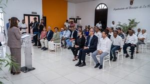 La ceremonia de entrega se realizó en la Casa de la Cultura de la provincia de La
Vega.